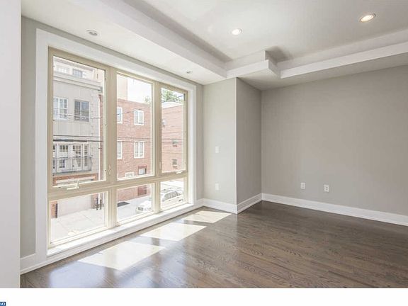 3rd image of 1519 Bainbridge St #2