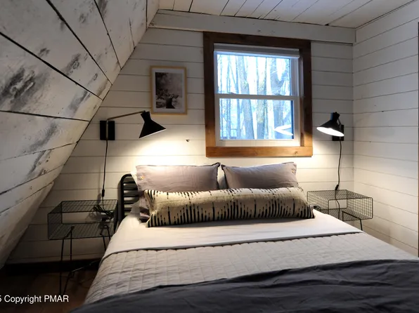 403 Antler Ln, Tobyhanna, PA 18466