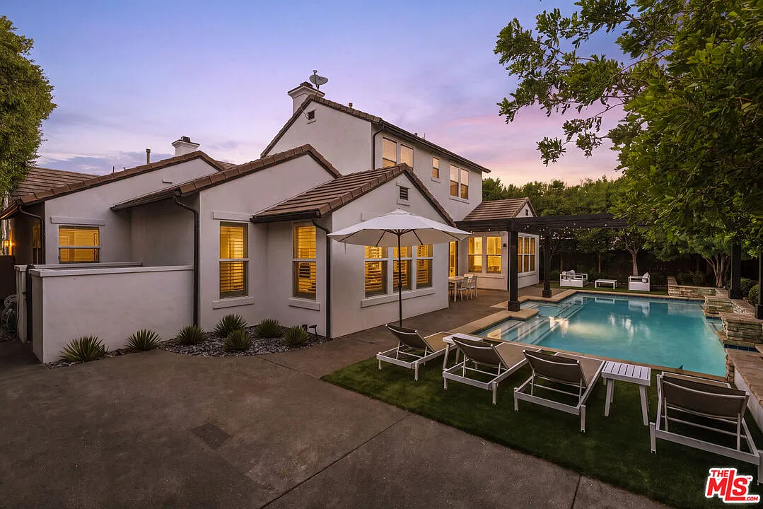 5 bed, 5.5 bath, 4610 sqft, $25,000 — Photo 1