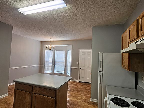 5th image of 2663 Parkway Trl