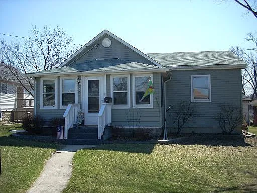 606 McCarthy Rd photo 1