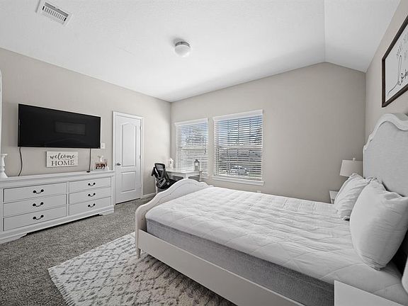 3rd image of 16854 Ellicott Rock Dr