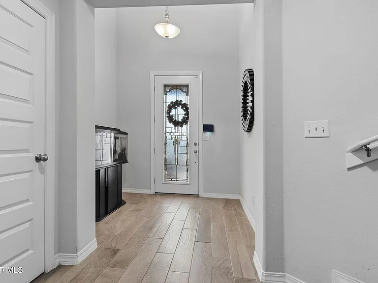 917 Airship Pl — Photo 6