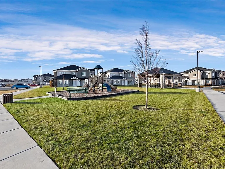 White Hawk Townhomes — Photo 36