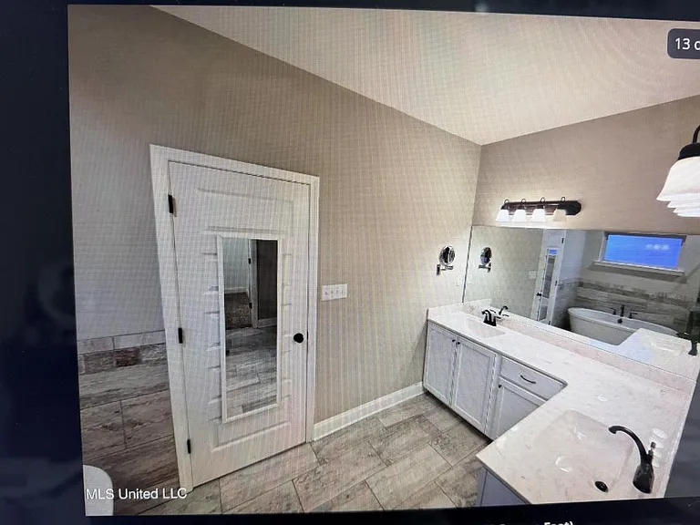 1107 Sabrina Dr — Photo 5