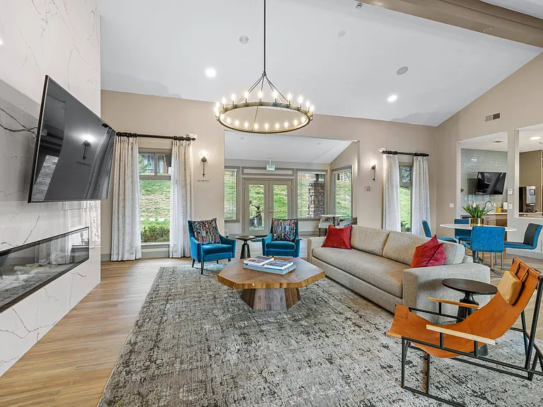 Montrachet Apartment Homes — Photo 10