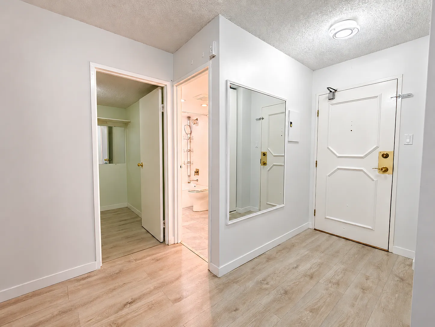 2024 Fullerton Ave — Photo 4