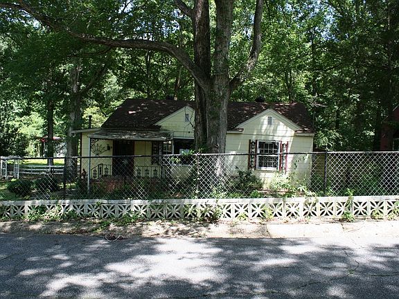 2nd image of 6 Lanier Dr