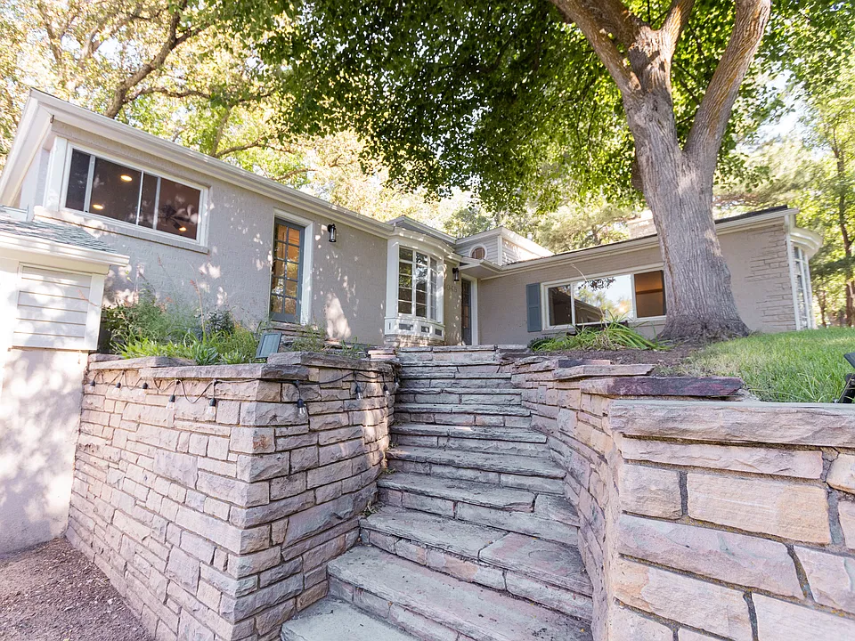 4045 S Country Club Dr