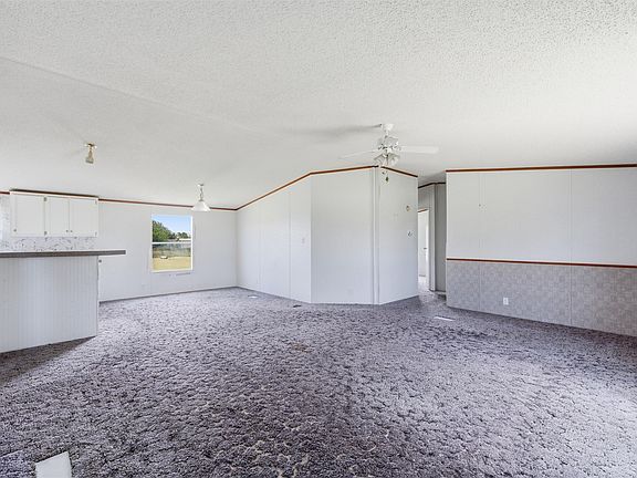 3rd image of 154 Hillside Dr
