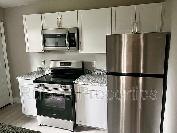 5th image of 200 Solomon St APT 2