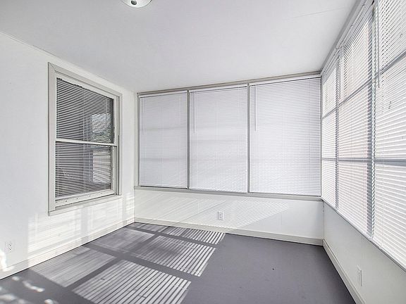 4th image of 1619 Marine St