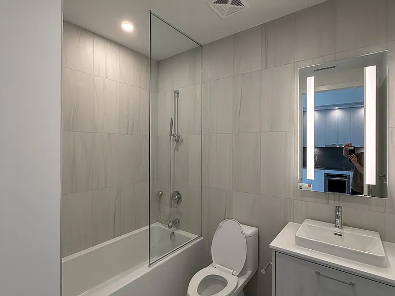 858 Dupont St #Penthouse 07 — Photo 9