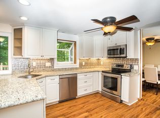 8109 Rolling Knoll Ct, Springfield, VA 22153