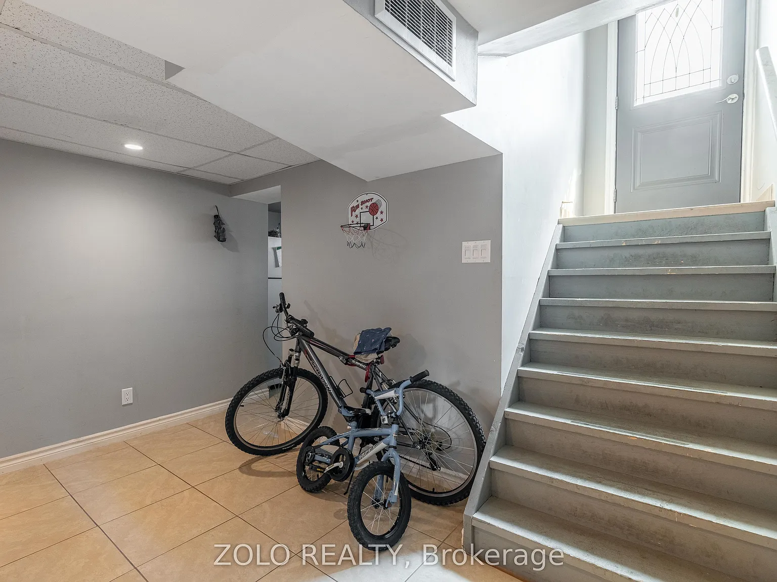 2 bed, $1,350 — Photo 2