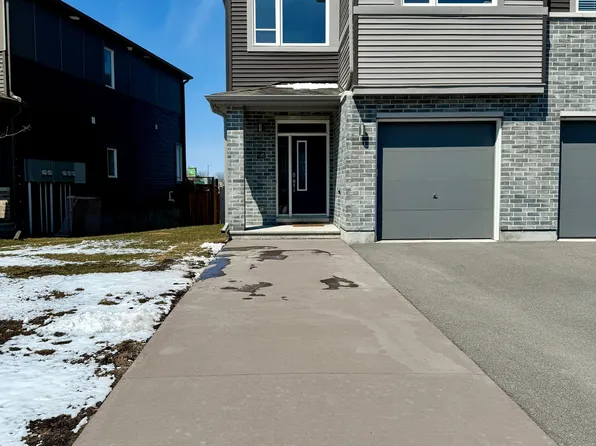23 Stokes Dr, Carleton Place, ON K7C 0J6