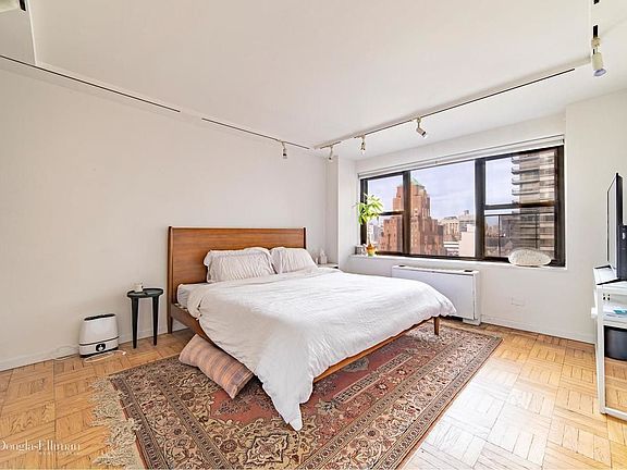 3rd image of 1010 3rd Ave #18E