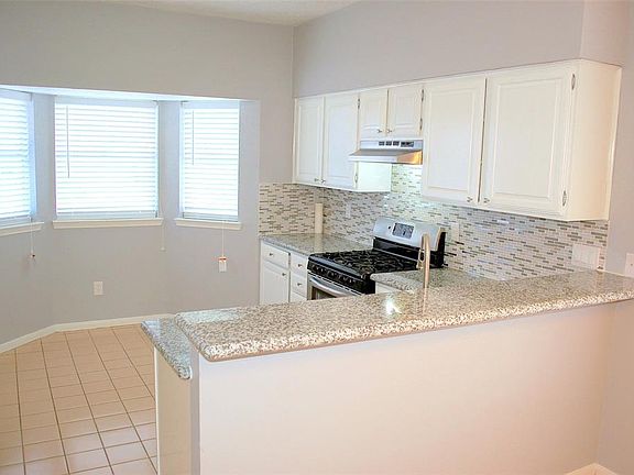4th image of 1923 Longmont Cir