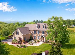 10 Stoudts Ln, Easton, PA 18042