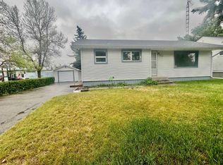 223 N Allison St, Acme, AB T0M0A0