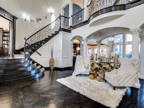 3rd image of 953 Cipriani Dr