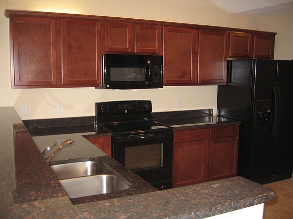 5th image of 1035 Chapel Hill Dr