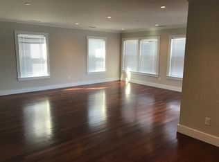 575 Riverside Ave APT 204, Westport, CT 06880