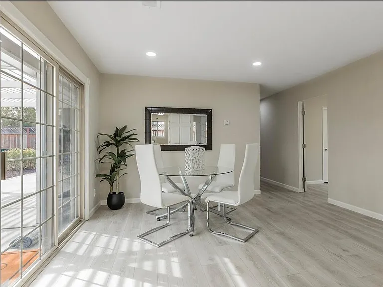 35267 Farnham Dr — Photo 5