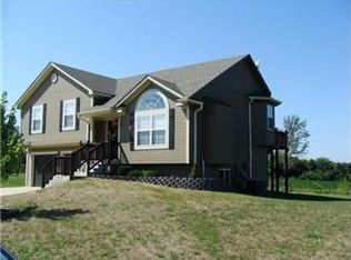 818 E Jacks St, Lees Summit, MO 64086