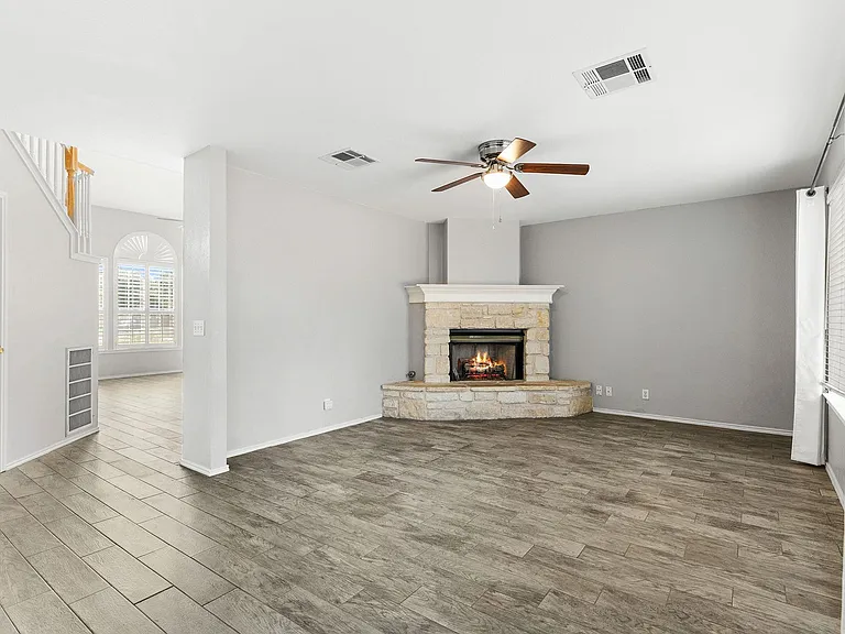 16802 Bailey Jean Dr — Photo 4