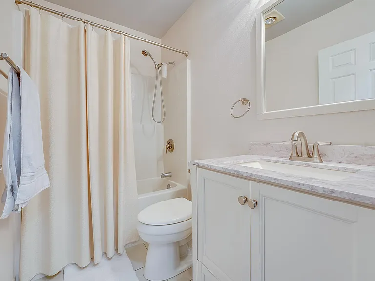 465 Queen Ave NE #403 — Photo 25