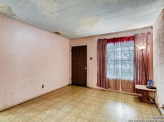2nd image of 927 Cantrell Dr