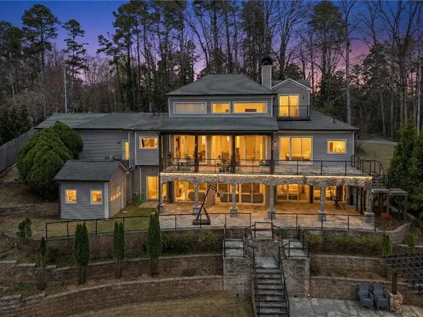 4801 Propes Dr, Oakwood, GA 30566