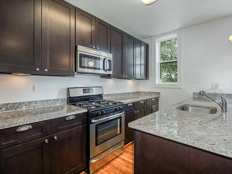 Carraway - 1575 Spring Pl NW — Photo 4