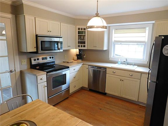 4th image of 14 Westfield Rd