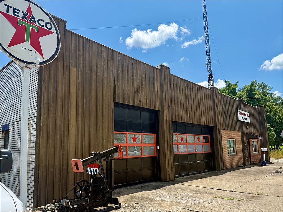 1st image of 1001 E Main St
