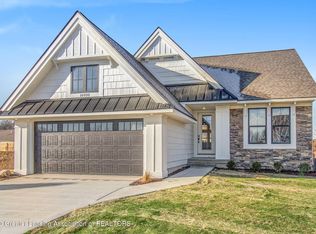 16930 Willowbrook Dr, Haslett, MI