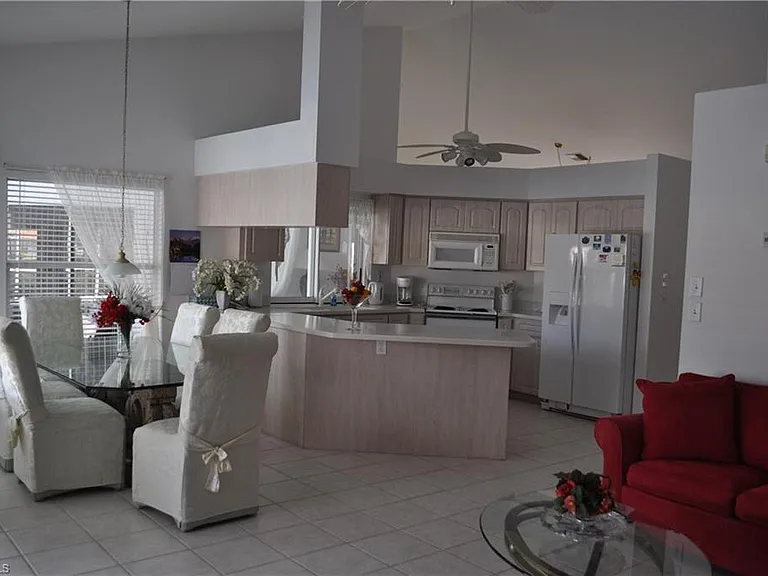431 Dundee Ct — Photo 9