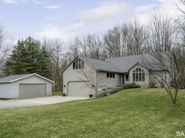 3939 Byrne Ave NE, Lowell, MI 49331