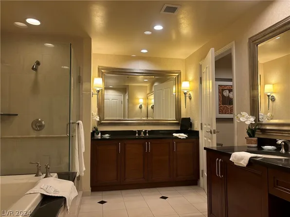 145 E Harmon Ave #1021, Las Vegas, NV 89109