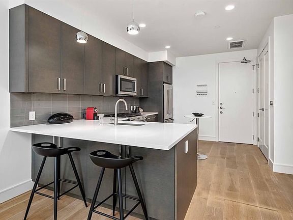 4th image of 222 West Ave Unit 1411