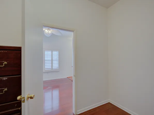 31 Freshwater Dr, Palm Harbor, FL 34684