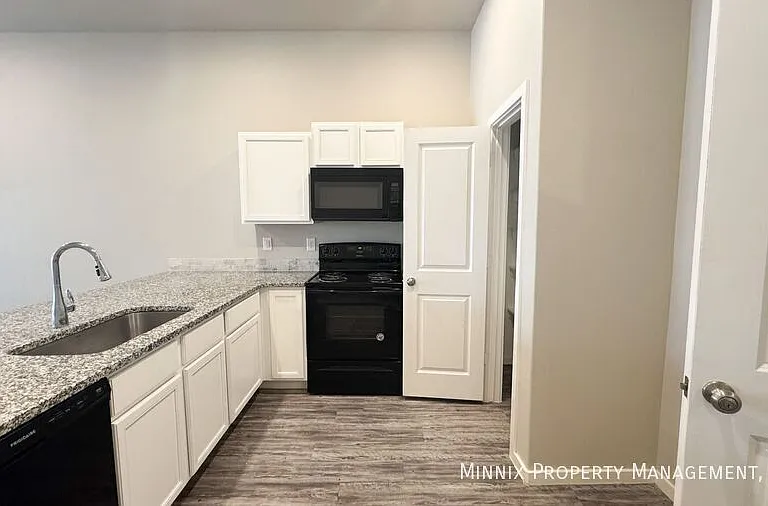 2104 N Avenue J #A — Photo 9