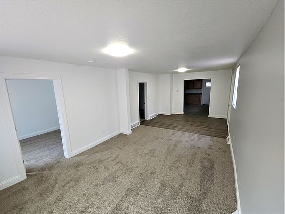 5th image of 408 Ash St #1