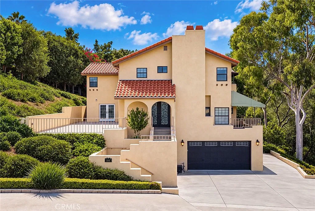 4 bed, 3.5 bath, 3586 sqft, $6,800 — Photo 1