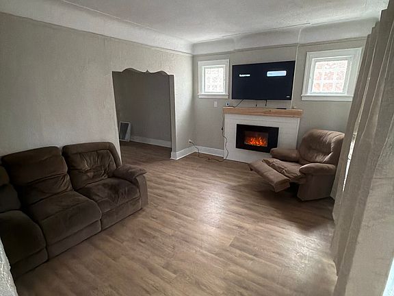 4th image of 15757 Stansbury St