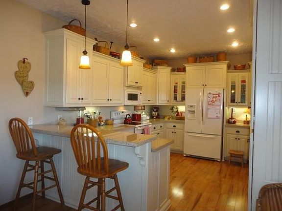2nd image of 3185 Lawrence 1140