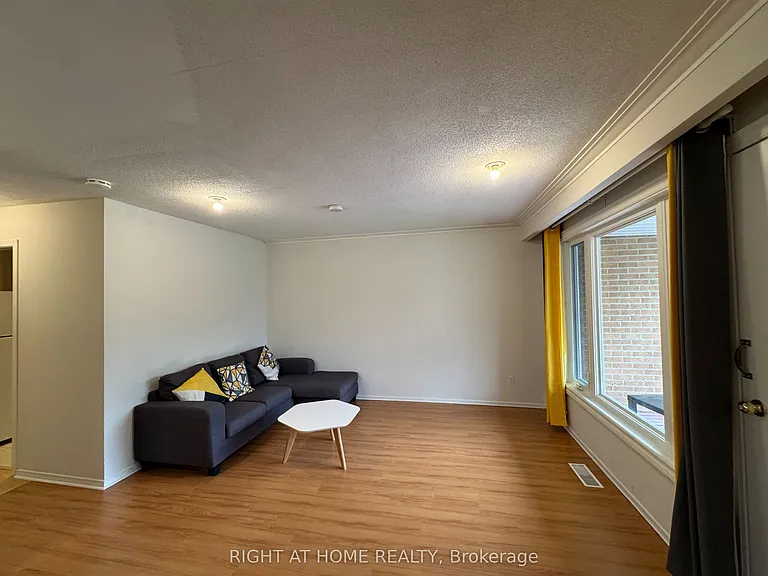 53 James Gray Dr #UPPER LEVEL — Photo 3