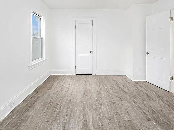 5th image of 16174 Friend Ave