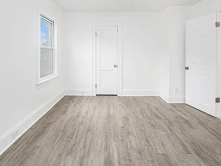 16174 Friend Ave — Photo 5